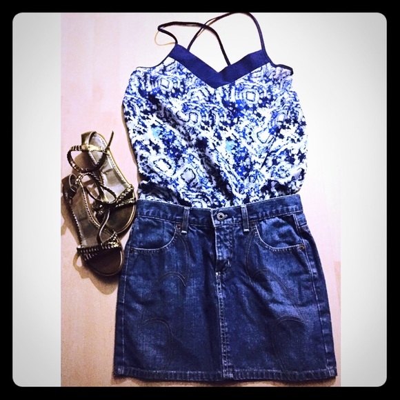 🌷Guess denim mini skirt🌷