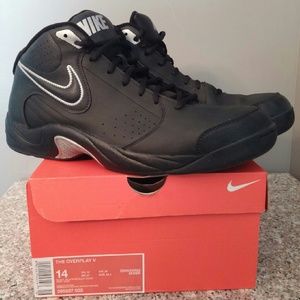 Nib mens size 14 Nike "The Overplay"