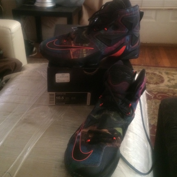 Lebron 12 Xmas edition 2015