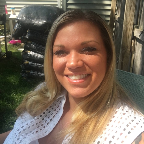 Meet your Posher, Trisha - Picture 1 of 1