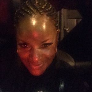 Meet your Posher, Felicia