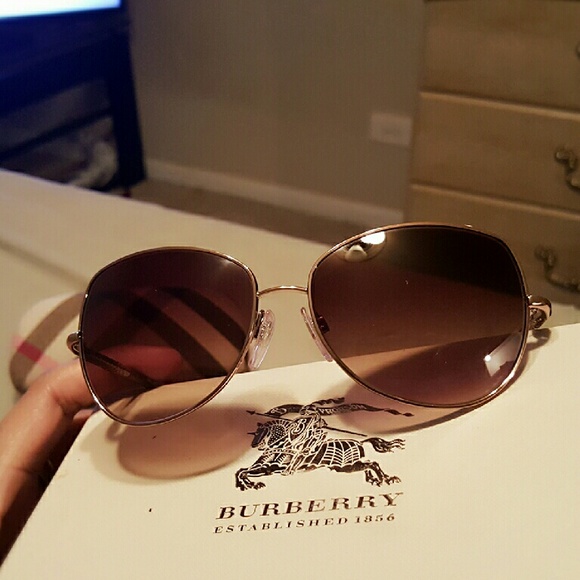 BURBERRY SUNGLASSES - Picture 2 of 4