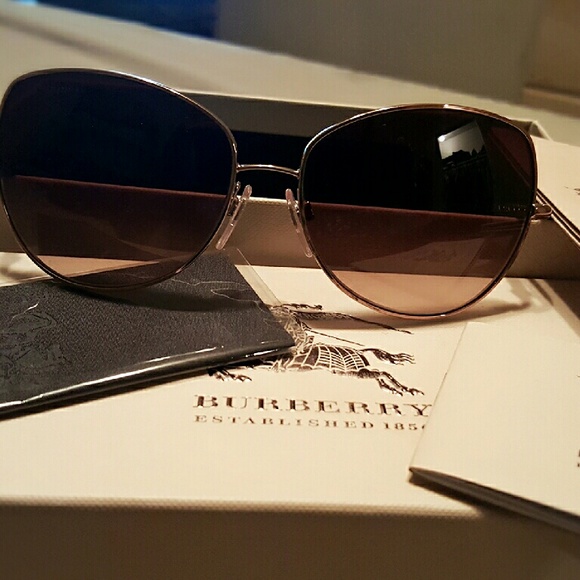 BURBERRY SUNGLASSES - Picture 3 of 4