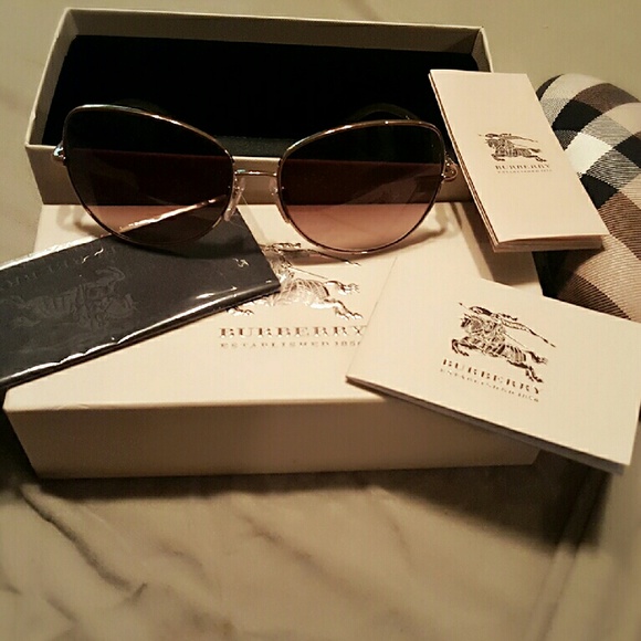 BURBERRY SUNGLASSES - Picture 4 of 4