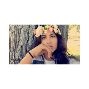 Meet your Posher, Adela