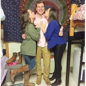 Meet your Posher, Maura