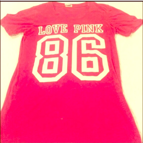 VS pink tee