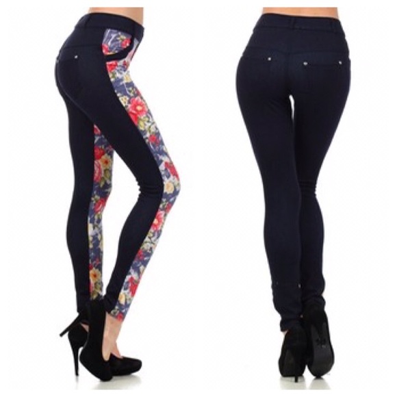 ❗️CLEARANCE ❗️Manhattan Floral Leggings - Picture 2 of 3