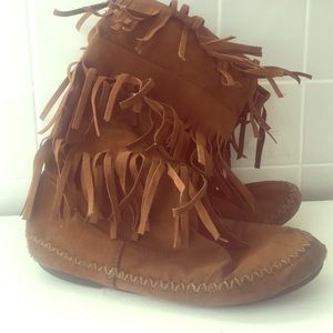 Moccasin boots