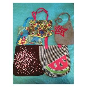 Lot of five shoulder bags