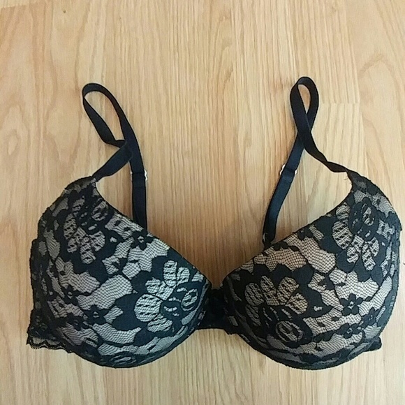 Black lace bra