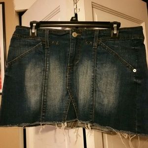 Levi's super cute skirt