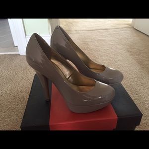 Guess taupe (nude) platform heels