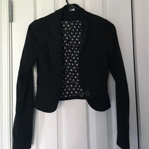 Black crop blazer