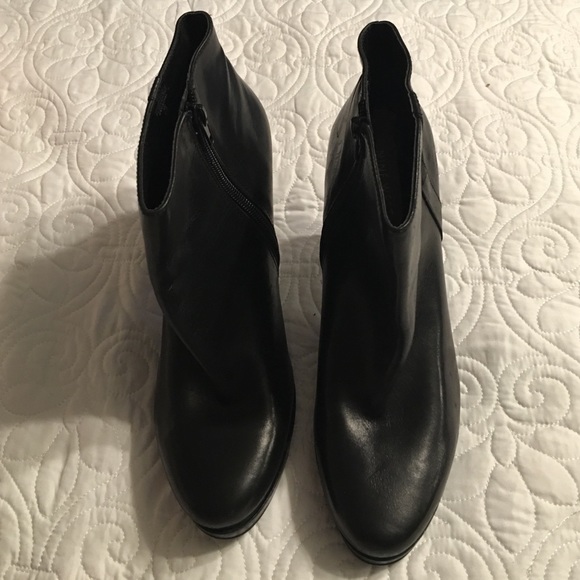 Nine West black ankle boots. Size 9.5 M