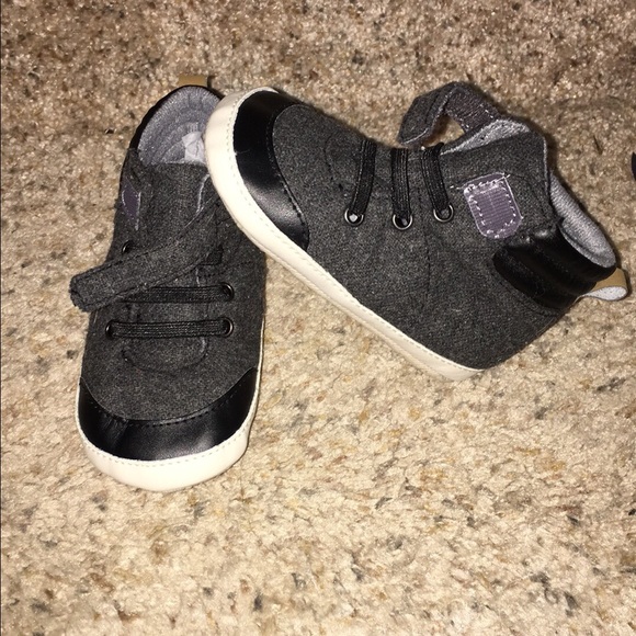 Old navy shoes 18-24m