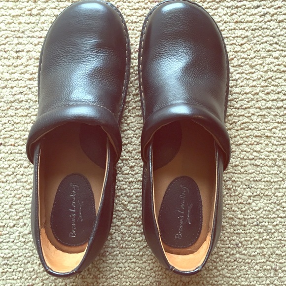 Brown's Landing clogs