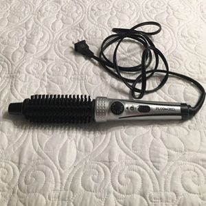 Plug in ged brush curling iron. Didn't use often.