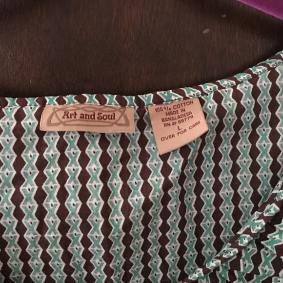 Top - Picture 2 of 3