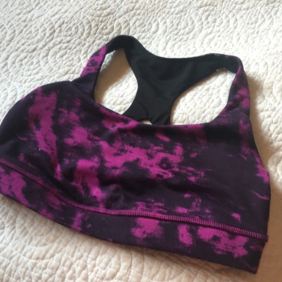 Lululemon sports bra