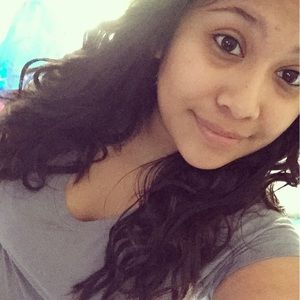 Meet your Posher, Esperanza