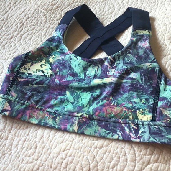 Lululemon sports bra