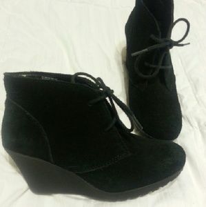 Cute Black Booties Like New.