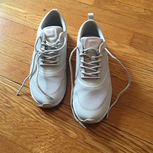Nike Air Max Thea gray and white shoes, size 6