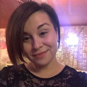 Meet your Posher, Carolina