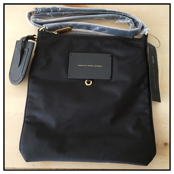 🔴SALE🔴✨Marc Jacobs Preppy Nylon Sia Cross Body✨ - Picture 4 of 4