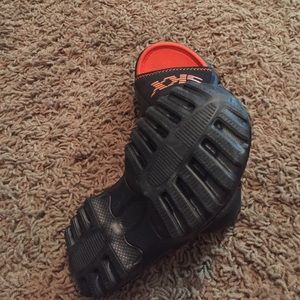 Sketchers slide
