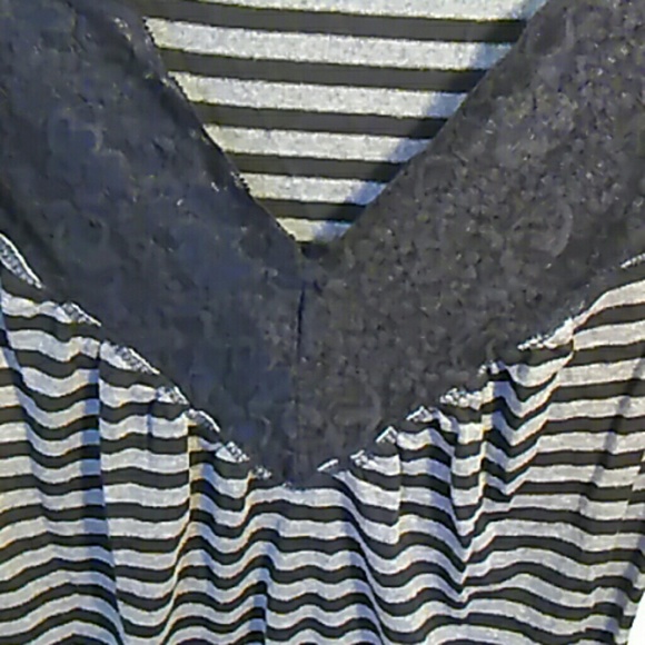 Cute Blk/Grey Striped Top - Picture 2 of 3