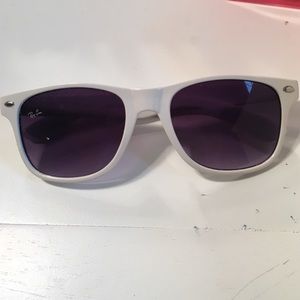 wayfarer white ray bans