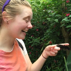 Meet your Posher, Laura