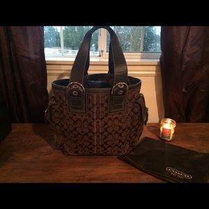 Beautiful, authentic large Coach purse w/ handles.