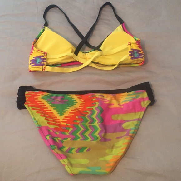 Swim suit - Picture 3 of 4