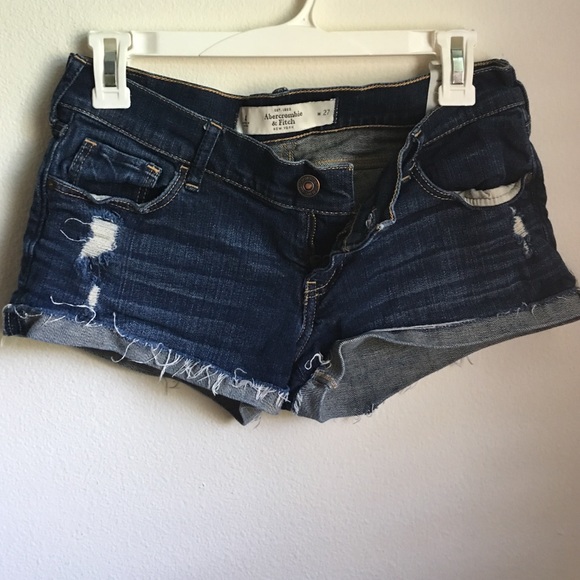 Dark denim Abercrombie and Fitch shorts - Picture 1 of 1