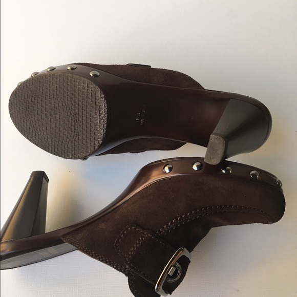 Stuart Weitzman Brown suede studded mule clogs - Picture 3 of 4
