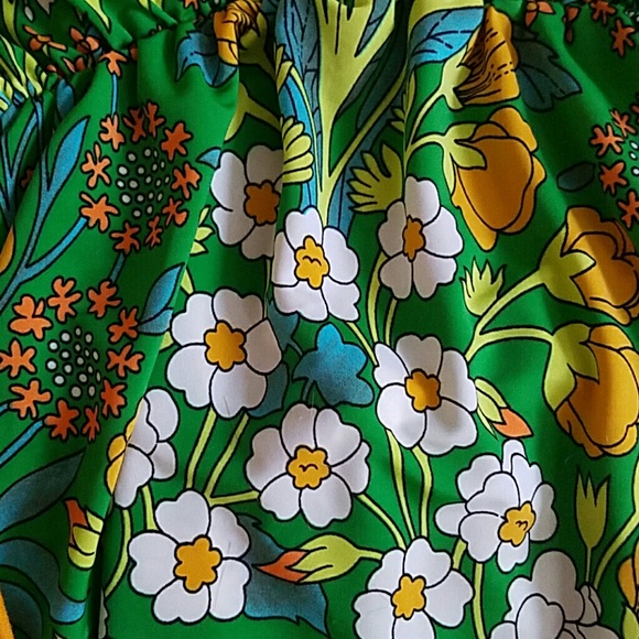 Floral halter top - Picture 3 of 3