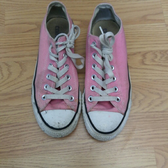 🇺🇸🇺🇸🇺🇸Baby Pink Low Top Converse Sneakers