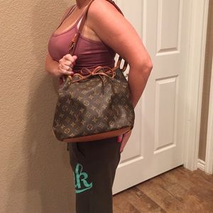 Louis Vuitton petit Noe bucket bag
