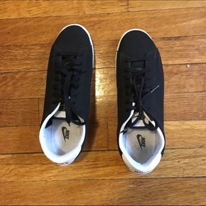 Nike Women's Classic tennis shoes, size 10