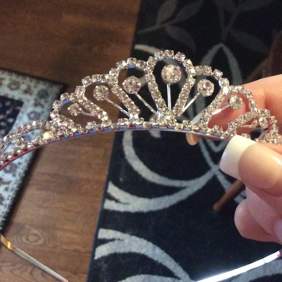 Tiara - Picture 2 of 4