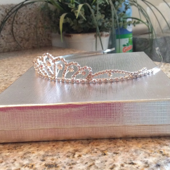 Tiara - Picture 4 of 4