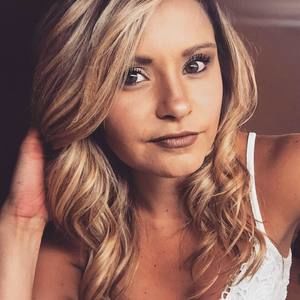 Meet your Posher, Michaela