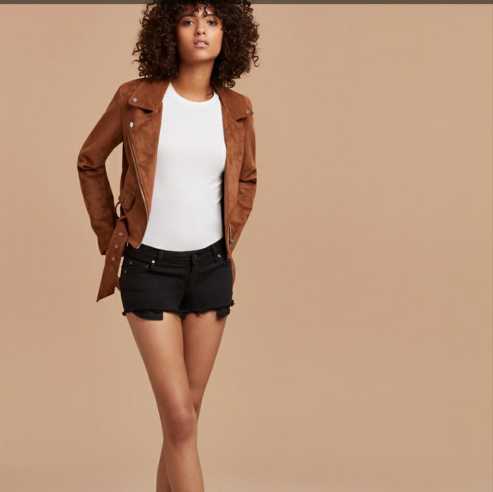 Aritzia Talula the OC shorts