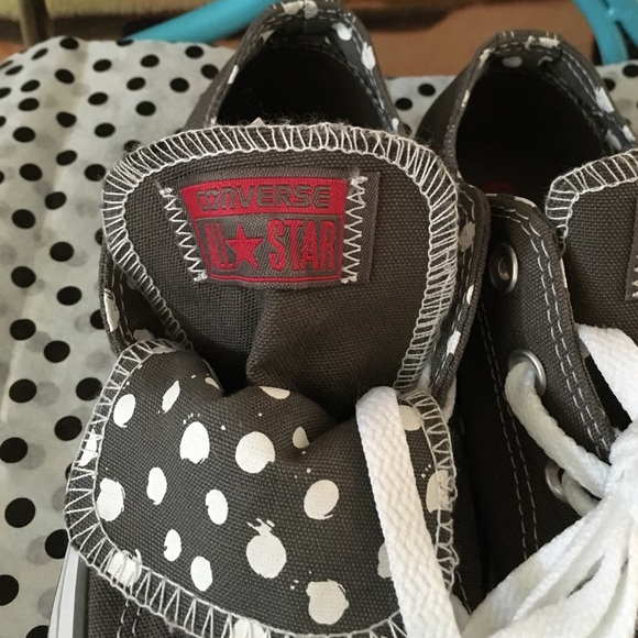 converse - Picture 2 of 4