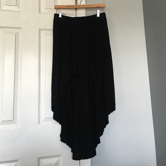 Black high-low skirt