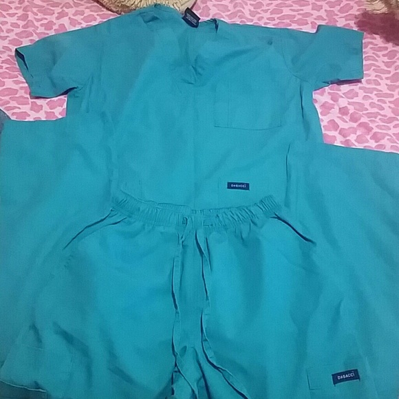 Scrub set