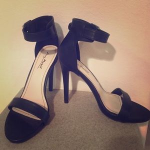 Anne Michelle Black Heel NEVER WORN